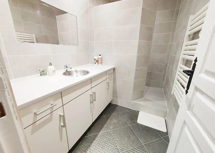 L'arcadia 4 Lits Climatise Jeu D'arcade Centre Historique شقة نيم